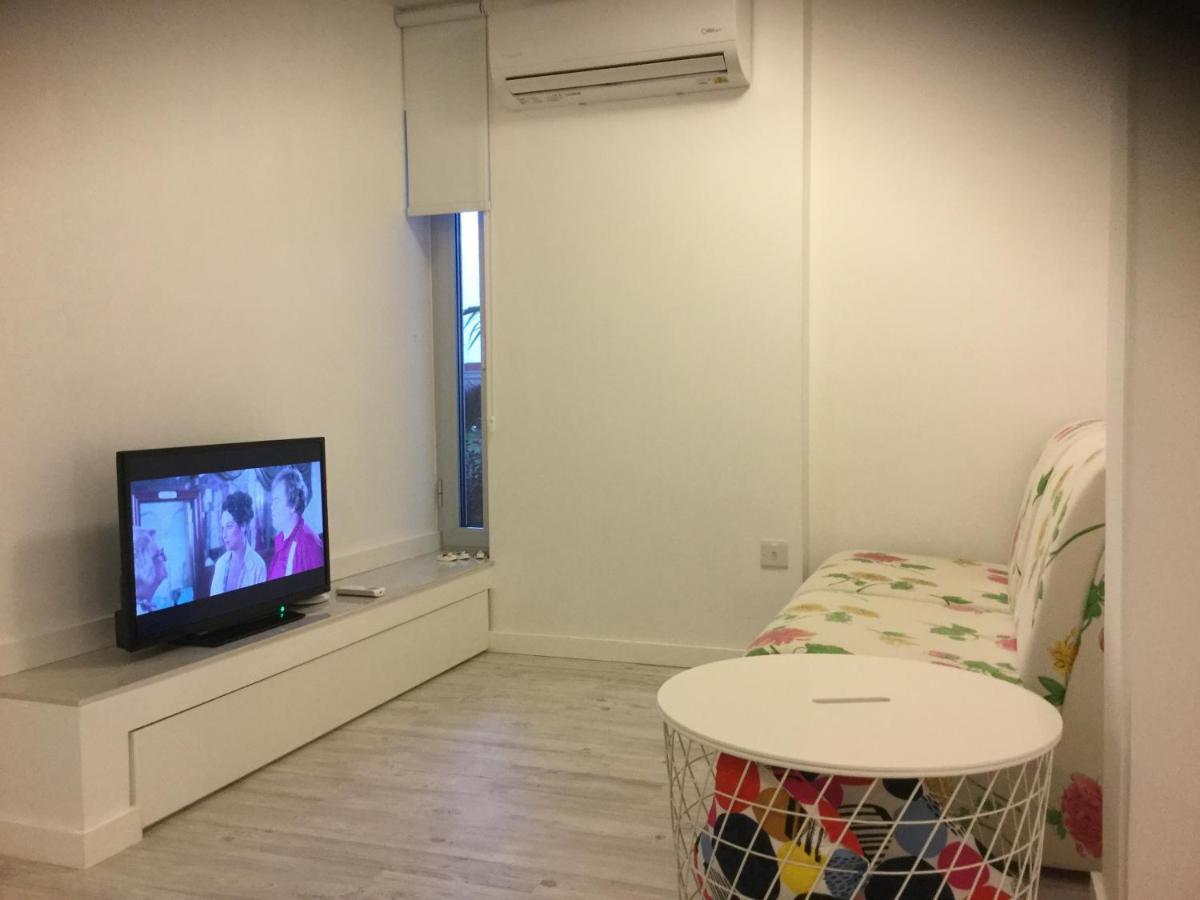 Red Cozy Stay ลิมาซอล ภายนอก รูปภาพ