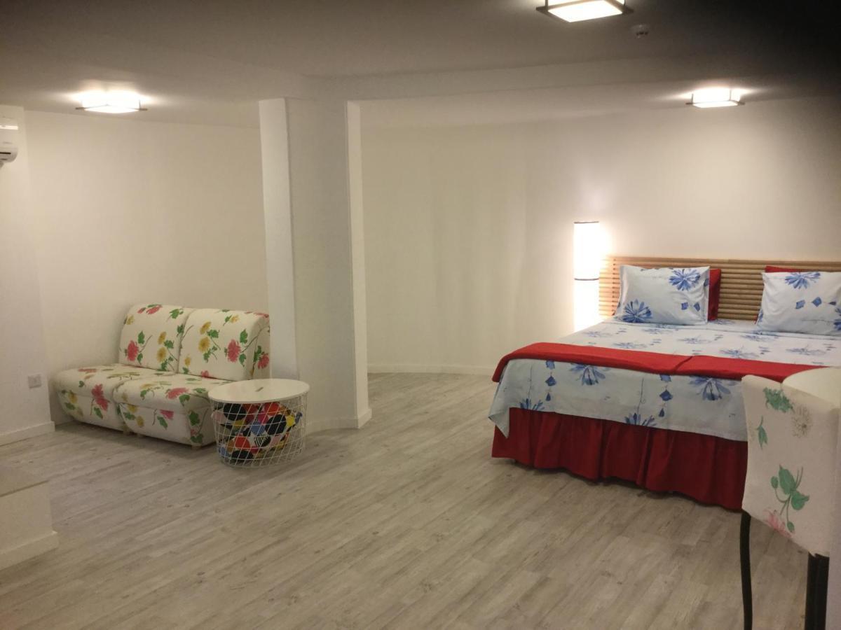 Red Cozy Stay ลิมาซอล ภายนอก รูปภาพ
